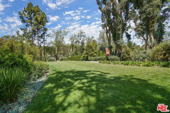 Building Photo - 6254 Busch Dr