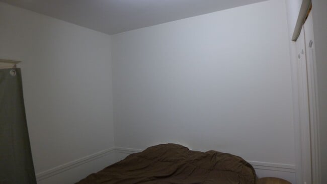 Building Photo - 136 Elgin Ave