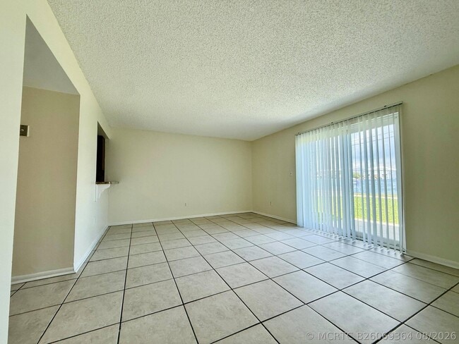 Building Photo - 343 Gulfstream Rd