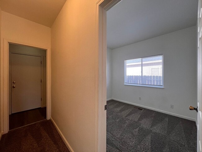 Building Photo - Mallard Estates 4 Bedroom, 2 Bath Home- Fallon, NV