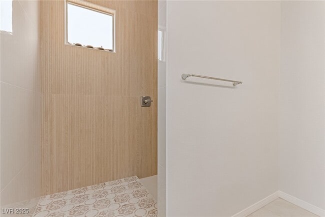 Building Photo - 298 Nine Mile Creek Dr