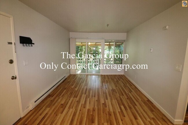 Building Photo - 2626 SW Beaverton Hillsdale Hwy