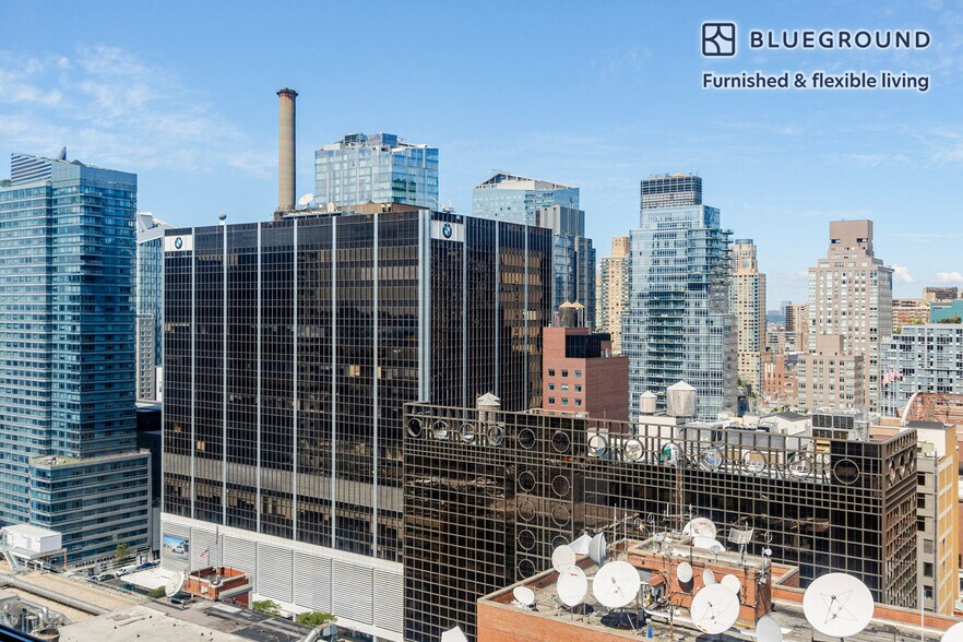 Building Photo - 500 W 56th St