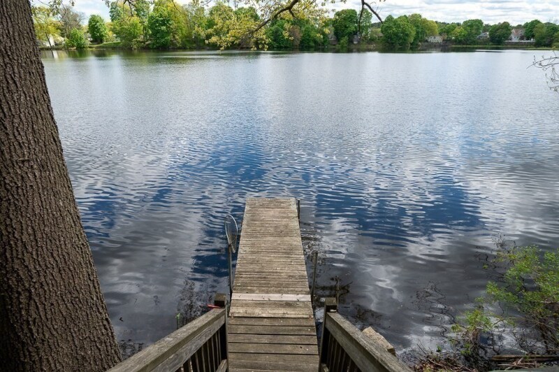 Building Photo - 98 Linwood St