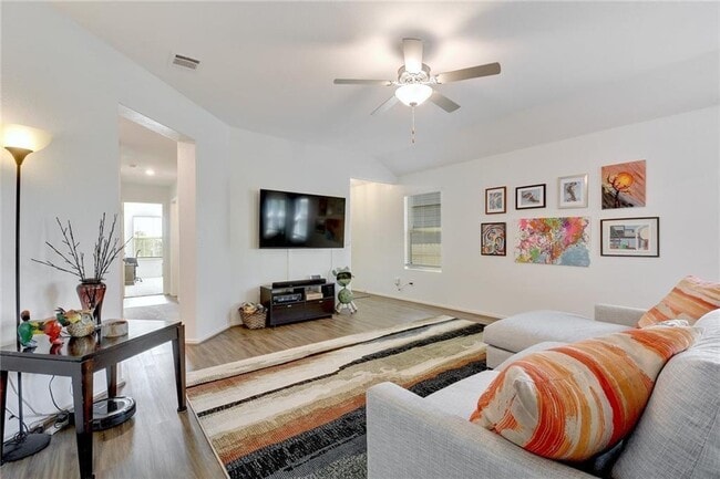 Building Photo - 6813 Colorado Bluffs Rd