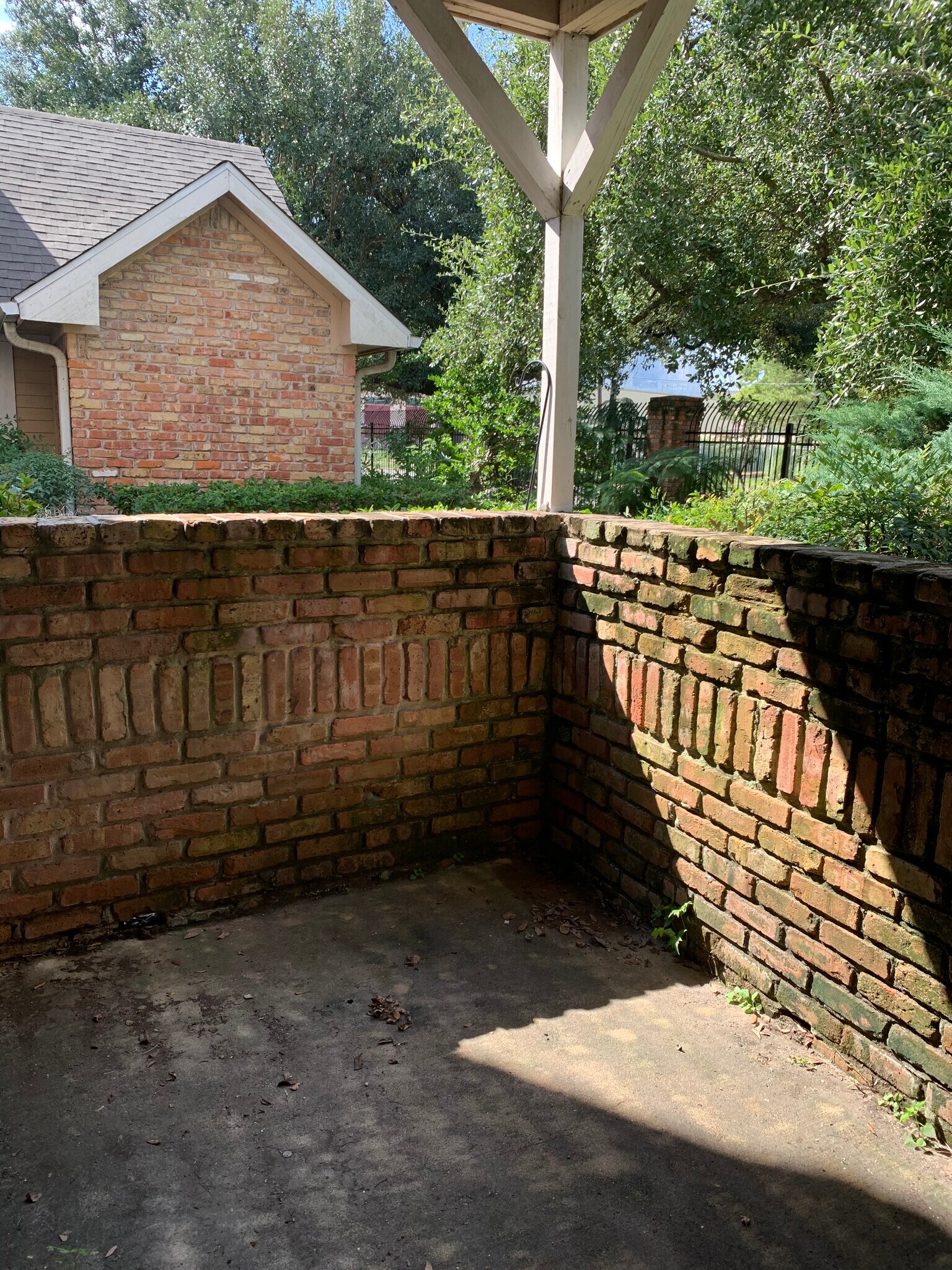 Building Photo - 2300 Old Spanish Trl