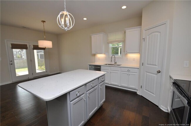 Building Photo - 84 Fairview St