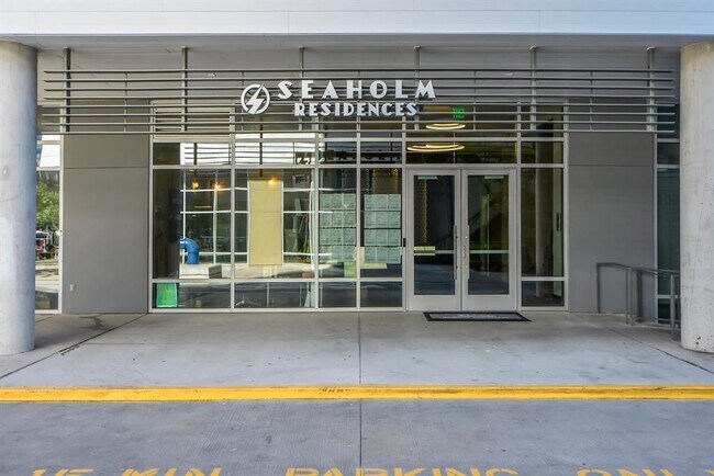 Building Photo - 222 West Ave