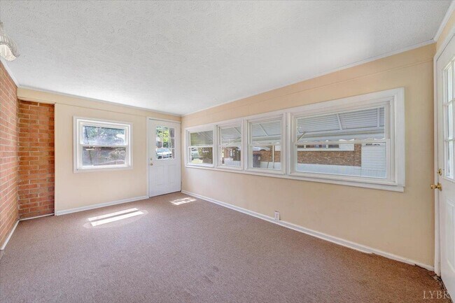 Building Photo - 405 Oakland Cir