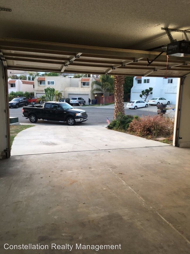 Building Photo - 859-861 Mola Vista Way