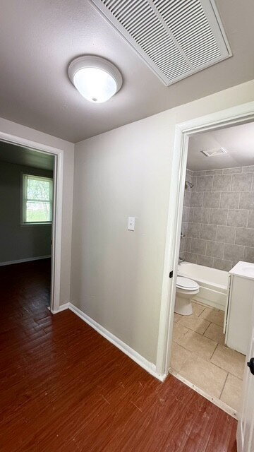 Building Photo - EAST SIDE 3 BEDROOM RANCH WITH CARPORT AVAILABLE NOW!