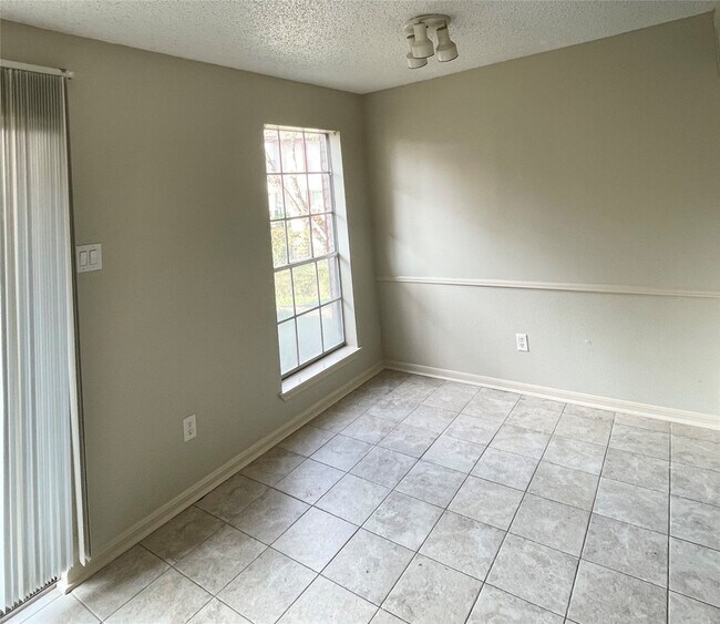 Building Photo - 2120 El Paseo St