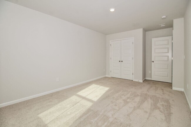 Building Photo - $500 Off 1st Month's Rent - 4 Bdrm/3 Bath, Brand New Townhome in Ocean Isle