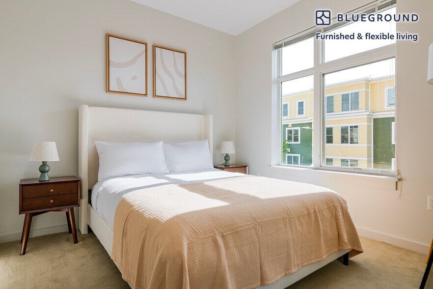 Building Photo - 240 Sidney St