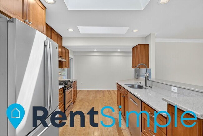 Building Photo - 8618 Crestview Dr