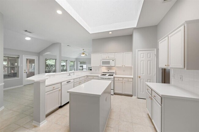 Building Photo - 2618 Parkbriar Ln