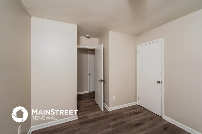 Building Photo - 1729 Tall Oak Cir