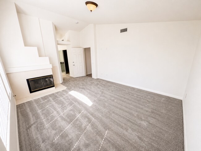 Building Photo - 5178 Corte Vistora