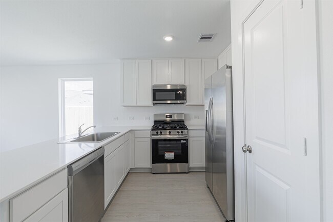 Building Photo - 26718 Willow Ln