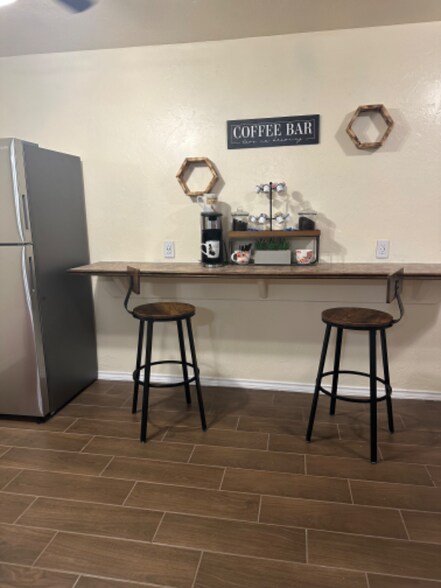 Building Photo - 3329 NE 14th St