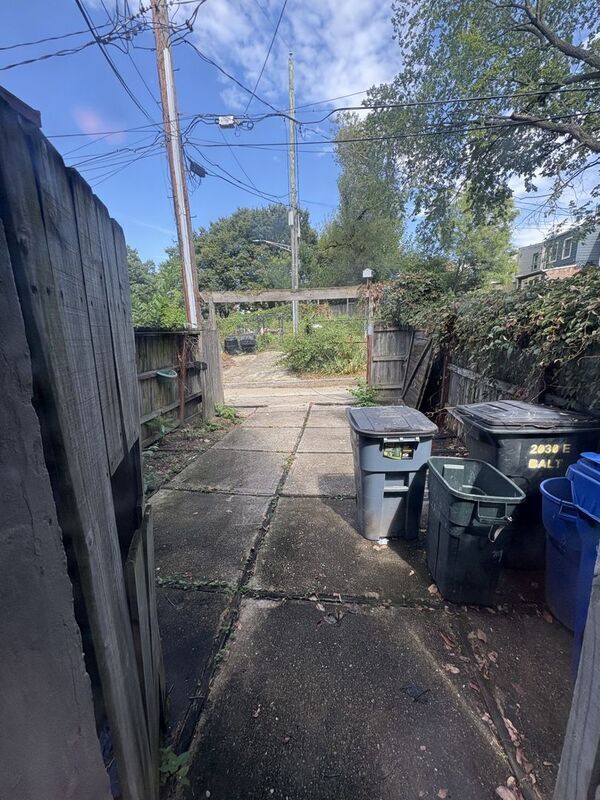 Building Photo - 2030 E Baltimore St