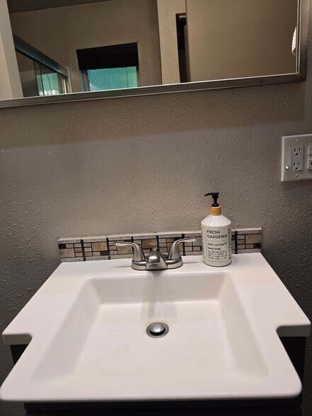 Building Photo - 23253 WA-534