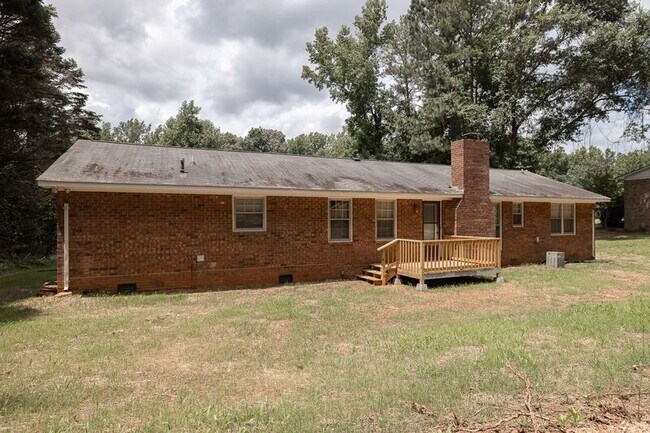 Building Photo - 1151 Brookwood Dr