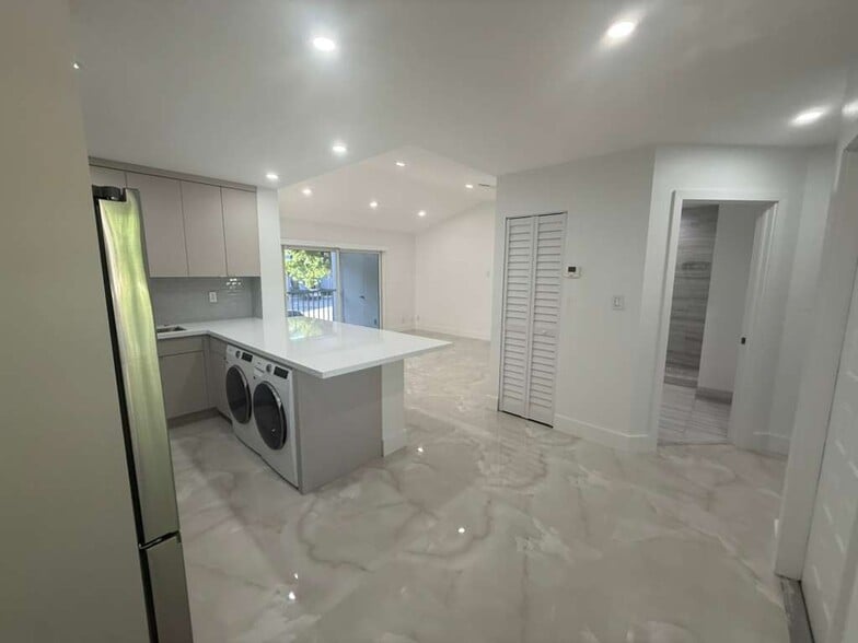 Building Photo - 9307 SW 138th Pl