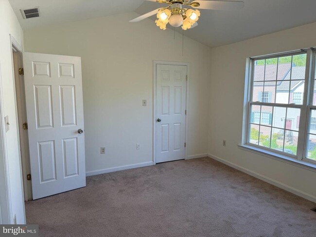 Building Photo - 99 E Highland Cir