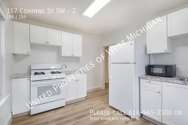 Building Photo - Available Now | 1 Bed 1 Bath Apartment | N...