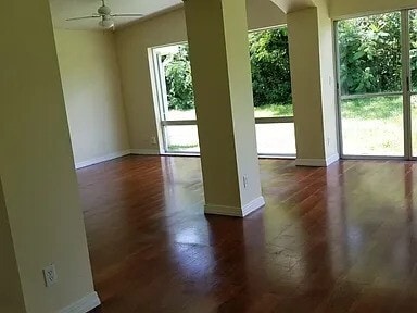 Building Photo - 158 SE Lucero Dr