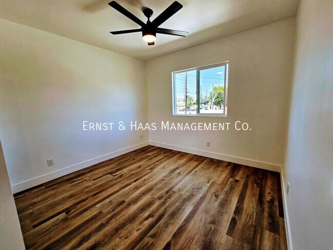 Building Photo - 5016 N Bentree Cir