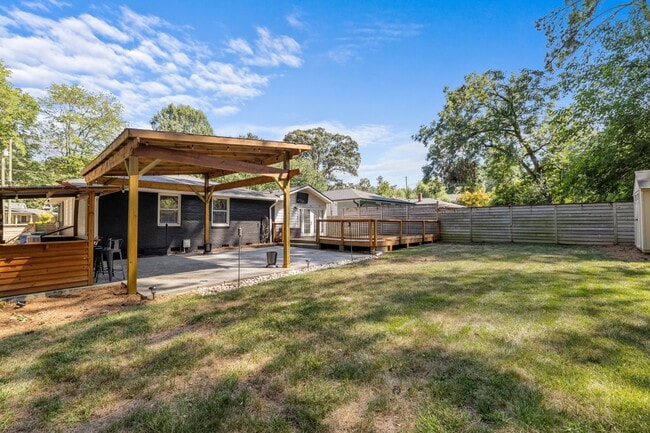 Building Photo - 2115 Bellaire Ave