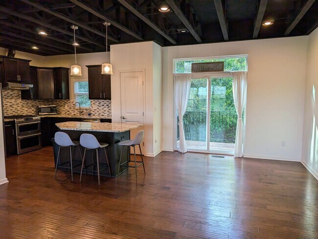 Building Photo - AVAILABLE NOW! Luxurious and Modern 3-4 Be...