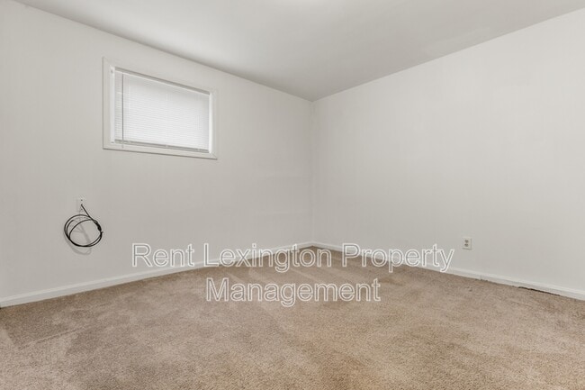 Building Photo - 2025 Langhorne Dr