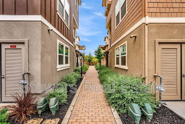 Building Photo - 1416 Julia Ln