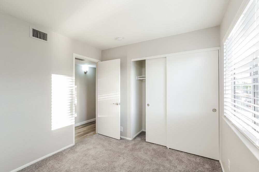 Building Photo - 1635 E Apollo Rd