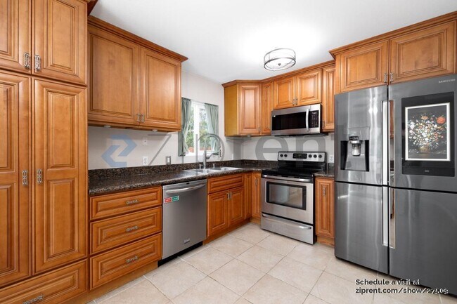 Building Photo - 280 Ritchey St