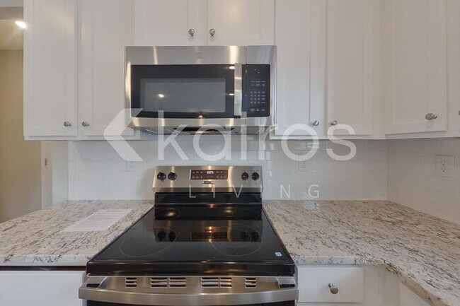Building Photo - 5031 Cobalt Fls Bnd