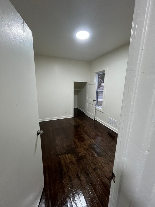 Building Photo - 4566 Seebaldt St