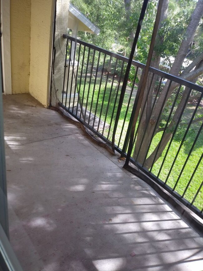 Building Photo - 2612Robe733