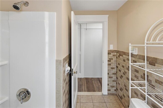 Building Photo - 67 Fred St