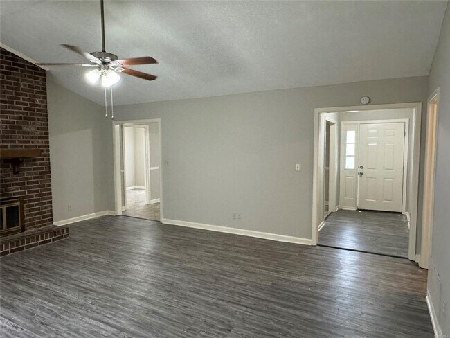 Building Photo - 2233 W Aberdeen Dr