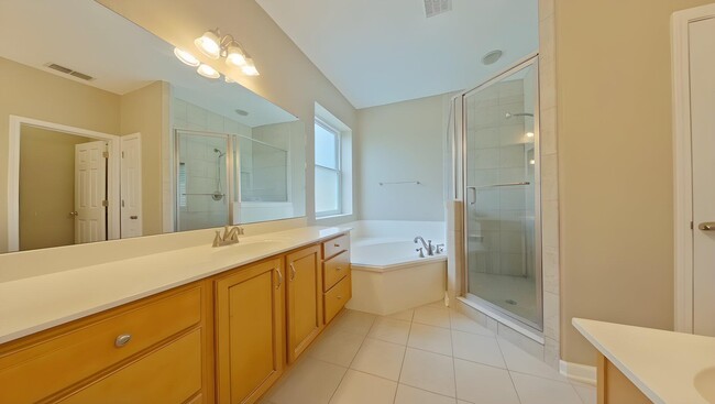 Building Photo - 858 Solimar Way