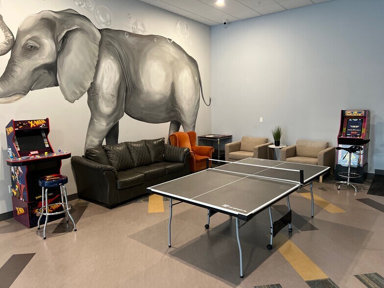 Building Photo - 480 S Salina St