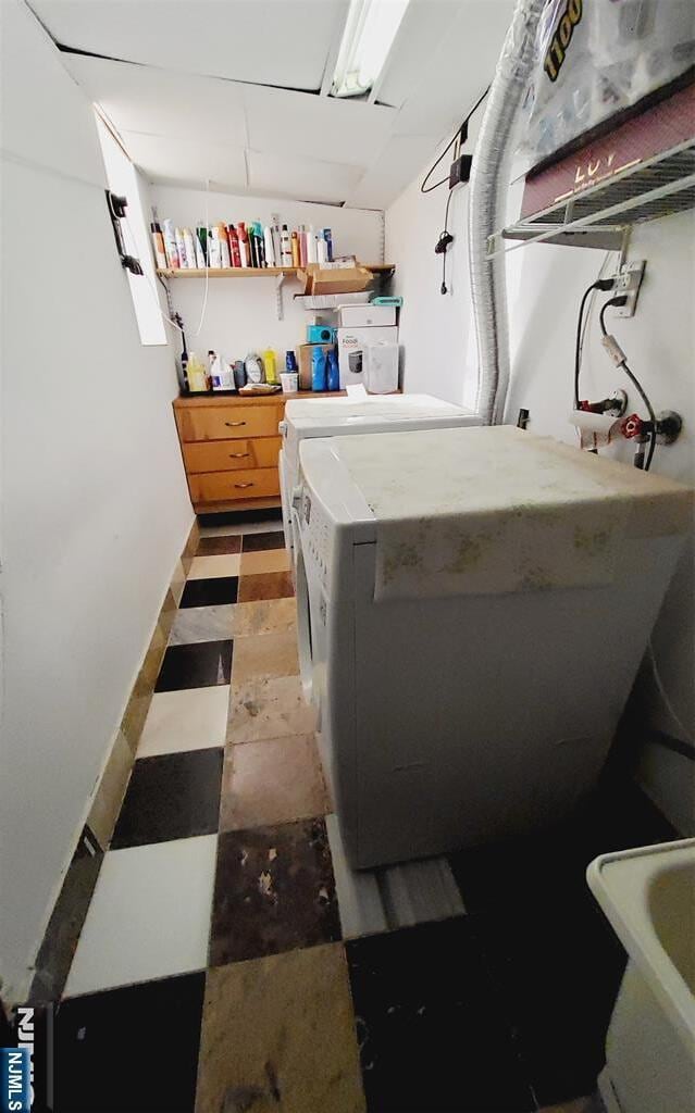 Building Photo - 613 3rd St