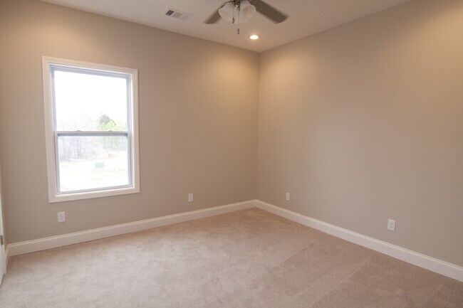 Building Photo - Aspen Ridge