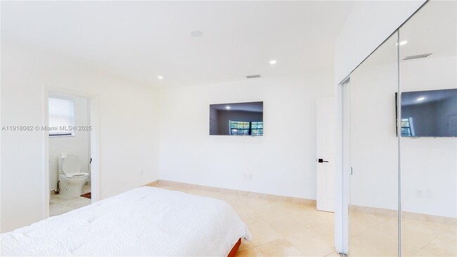 Building Photo - 19140 N Bay Rd