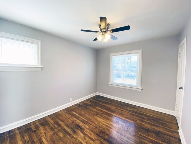 Building Photo - 4 Bed - 1 Bath Colonial for Rent in Clevel...