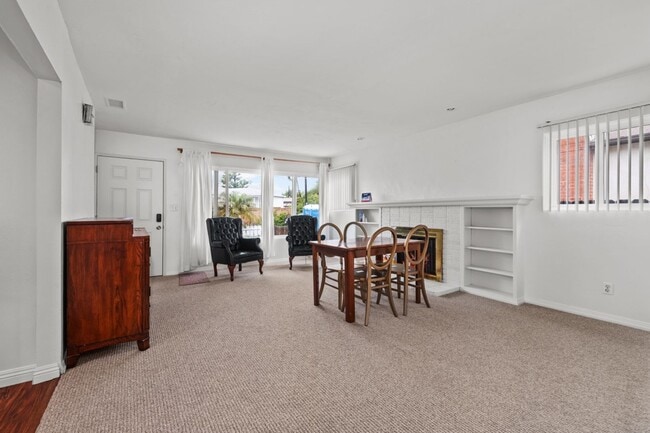 Building Photo - 6233 Hobart St